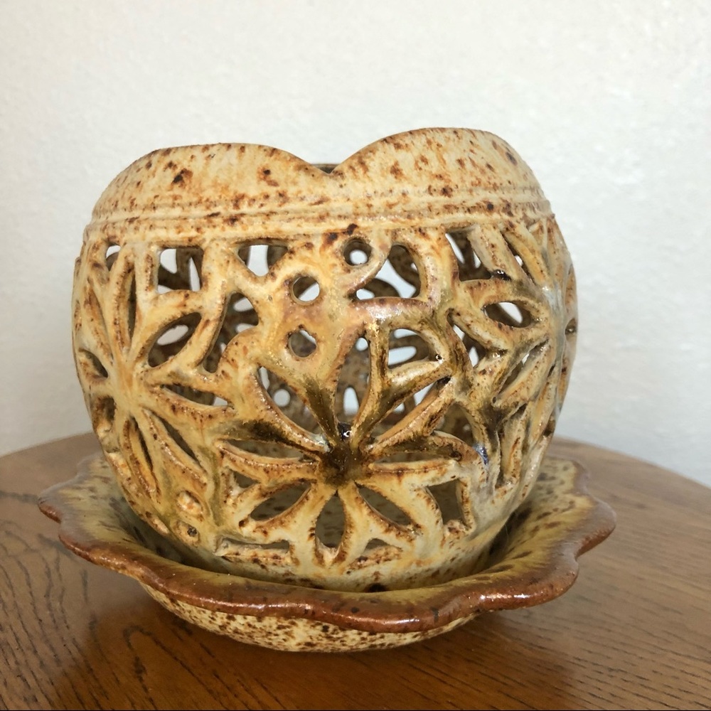 ceramic handmade planter with drainage plate